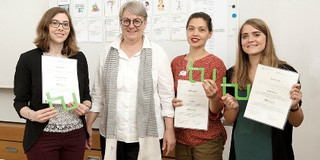 Lehrpreisträger*innen erhalten ihre Preise und Urkunden